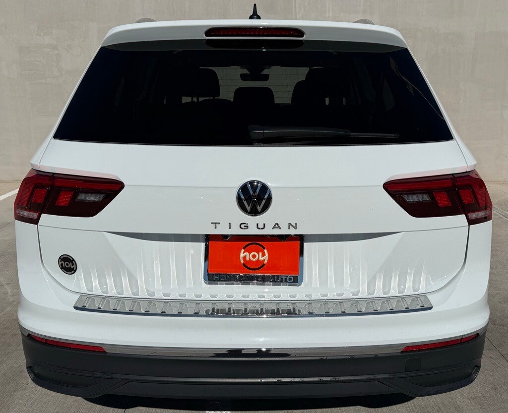 2024 Volkswagen Tiguan Wolfsburg Edition photo 2