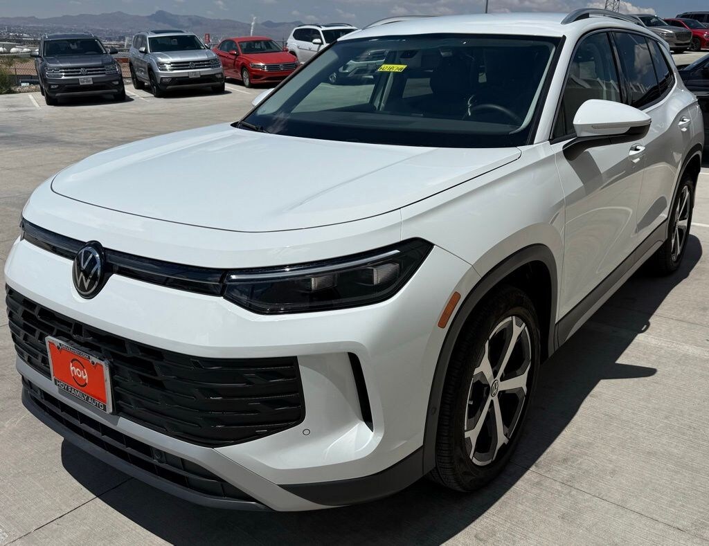 Certified 2025 Volkswagen Tiguan 2.0T SE SUV