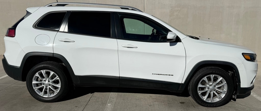 Used 2020 Jeep Cherokee Latitude SUV