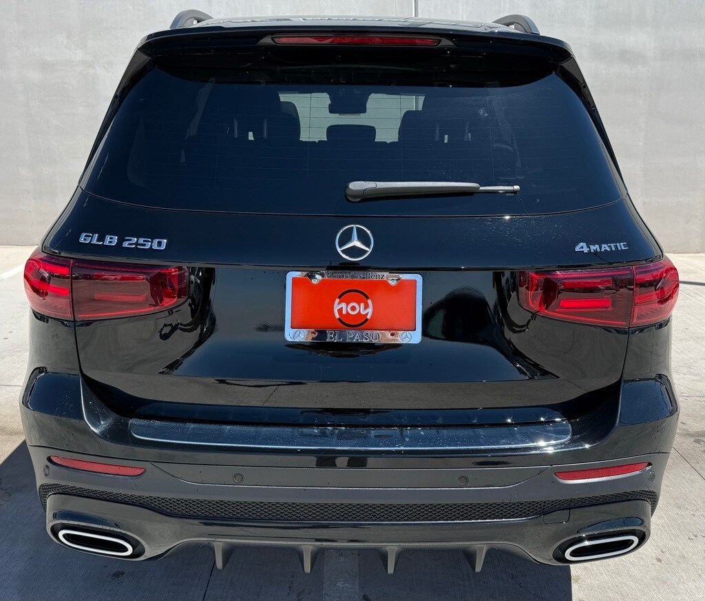 2024 Mercedes Benz GLB 250 4MATIC photo 3