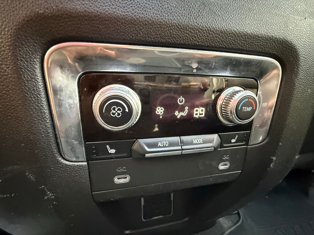 2021 GMC Yukon AT4 - Photo 18