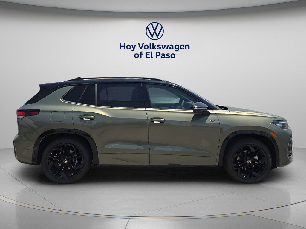 New 2026 Volkswagen Tiguan SE R-Line Black SUV
