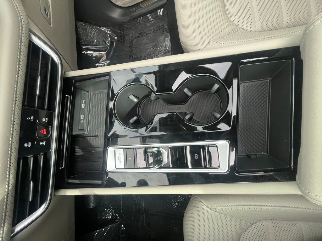 2025 Volkswagen Atlas SEL - Photo 11