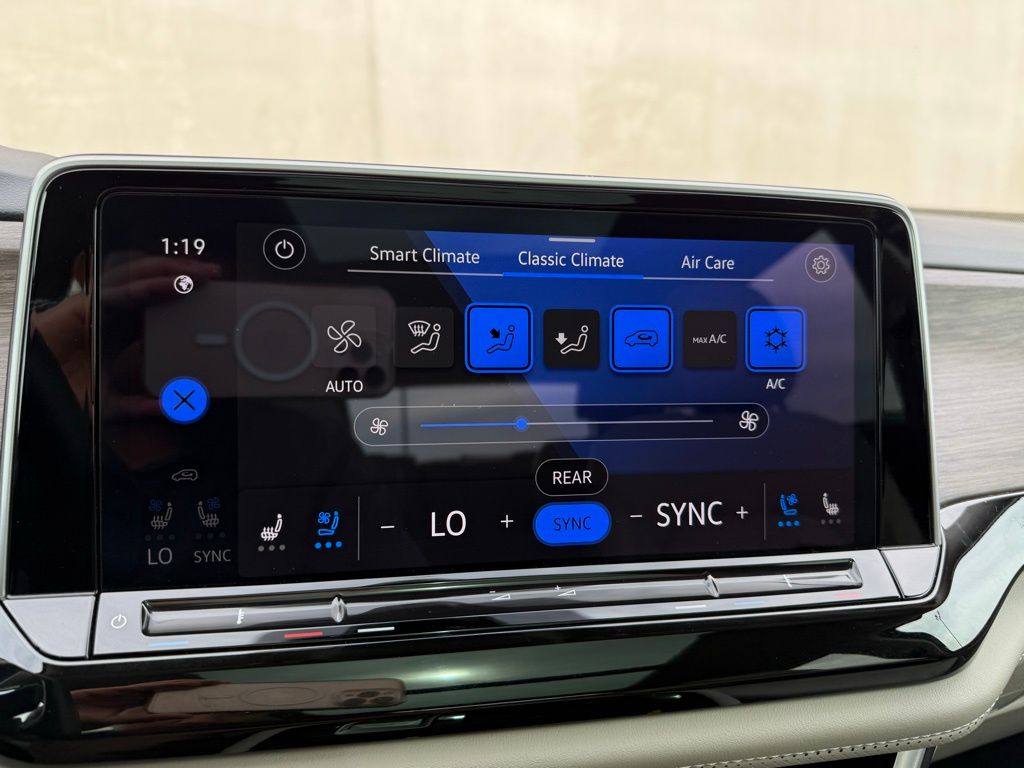 2025 Volkswagen Atlas SEL - Photo 23