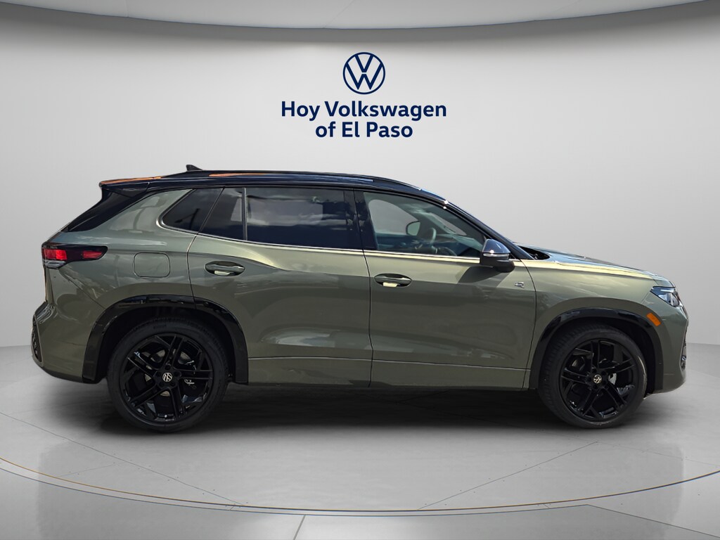 New 2026 Volkswagen Tiguan SE R-Line Black SUV