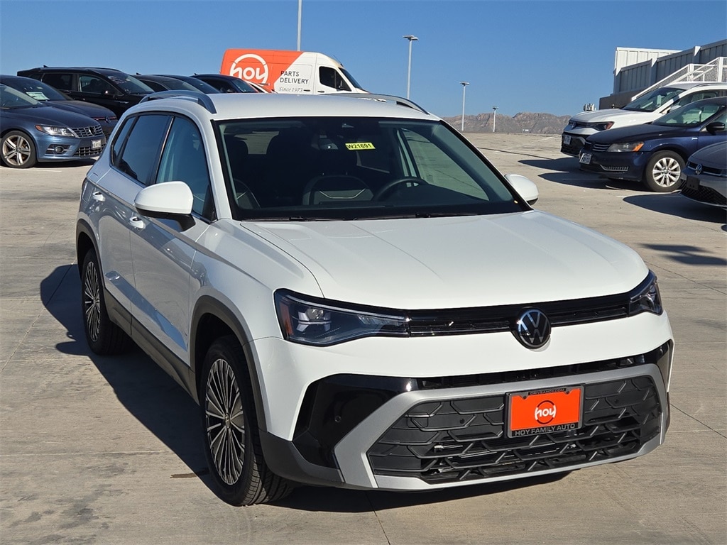 New 2025 Volkswagen Taos 1.5T SE SUV