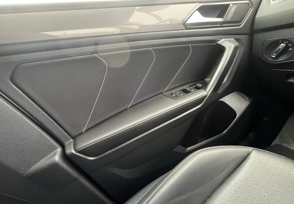 2023 Volkswagen Tiguan SE - Photo 12