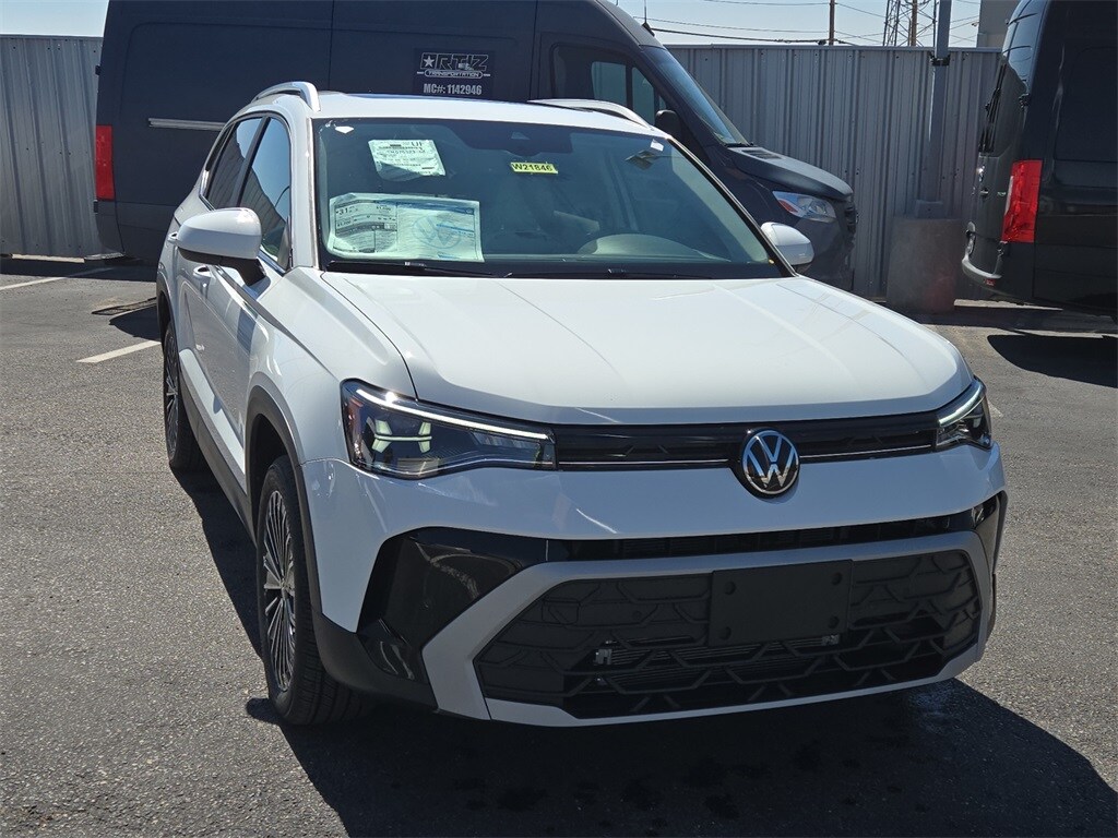 New 2025 Volkswagen Taos 1.5T SE SUV