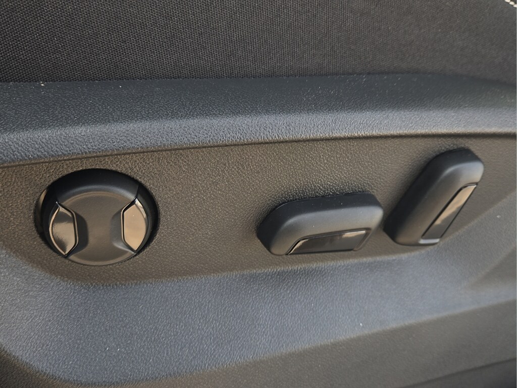 2026 Volkswagen Atlas SE - Photo 18