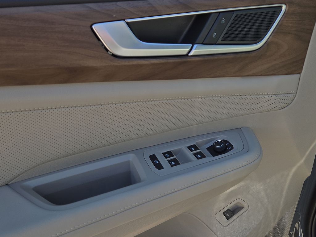 2026 Volkswagen Atlas SE w/Tech - Photo 17