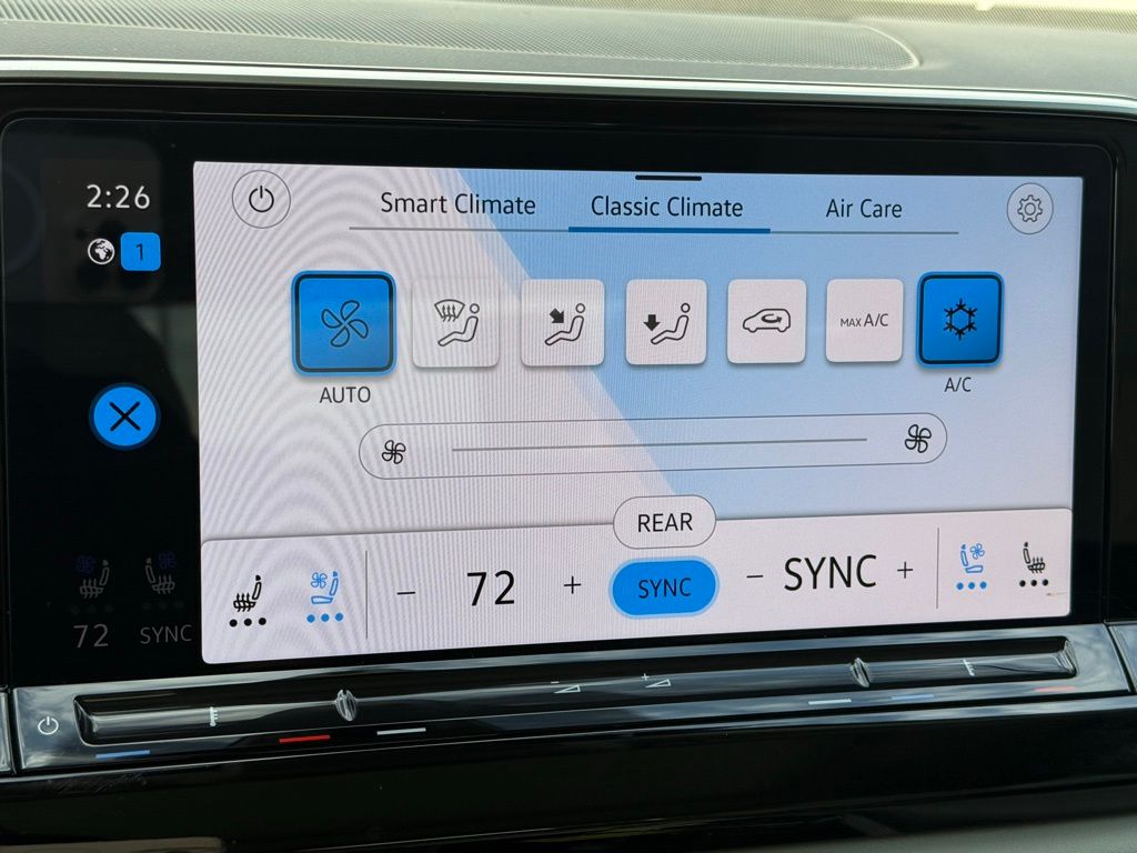 2025 Volkswagen Atlas SEL - Photo 18