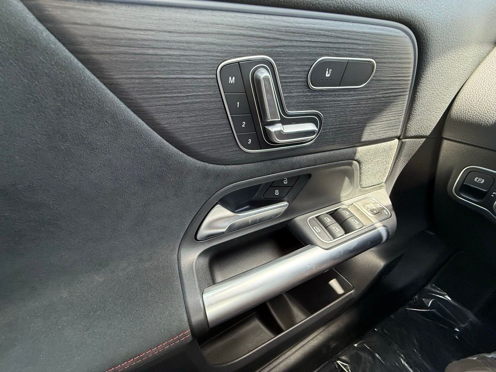 2025 Mercedes-Benz GLA GLA35 AMG - Photo 30