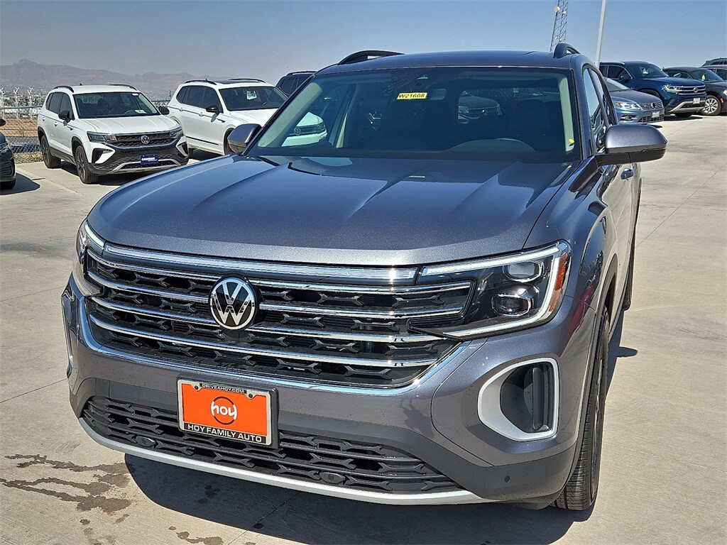 2025 Volkswagen Atlas SE Technology photo 3