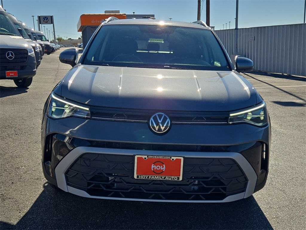 New 2025 Volkswagen Taos 1.5T SE SUV