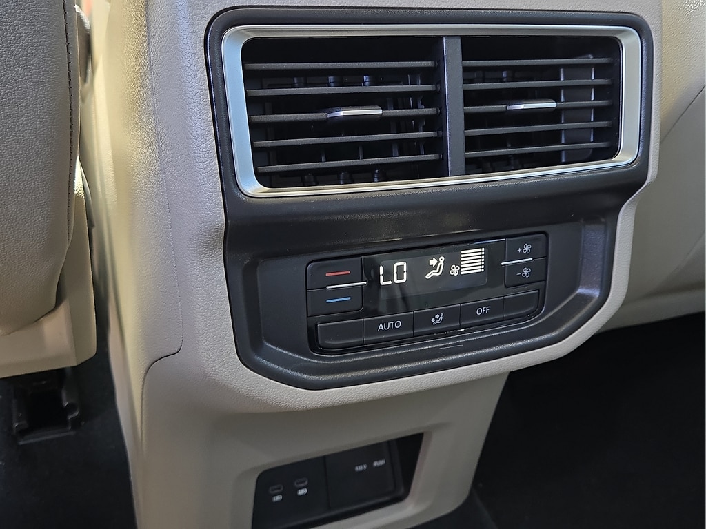 2026 Volkswagen Atlas SE w/Tech - Photo 12