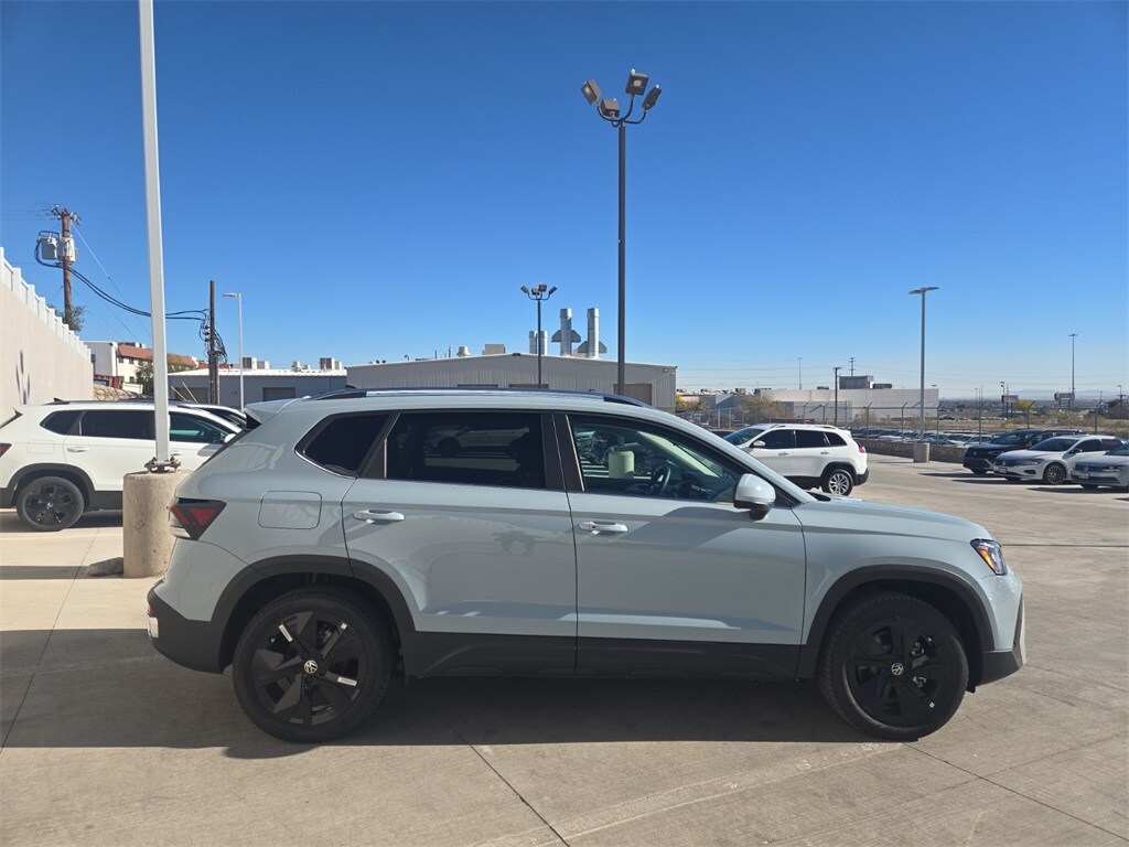 New 2026 Volkswagen Taos 1.5T SE SUV