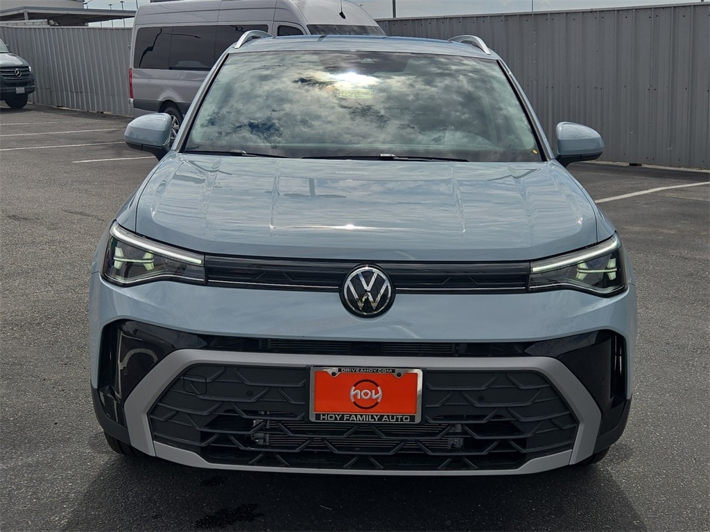 New 2025 Volkswagen Taos 1.5T SE SUV