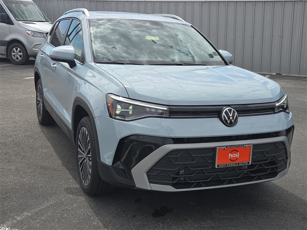 New 2025 Volkswagen Taos 1.5T SE SUV
