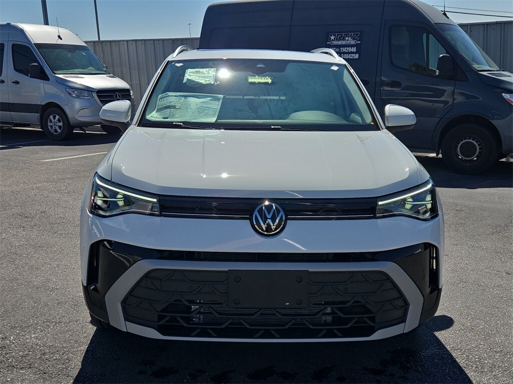 New 2025 Volkswagen Taos 1.5T SE SUV