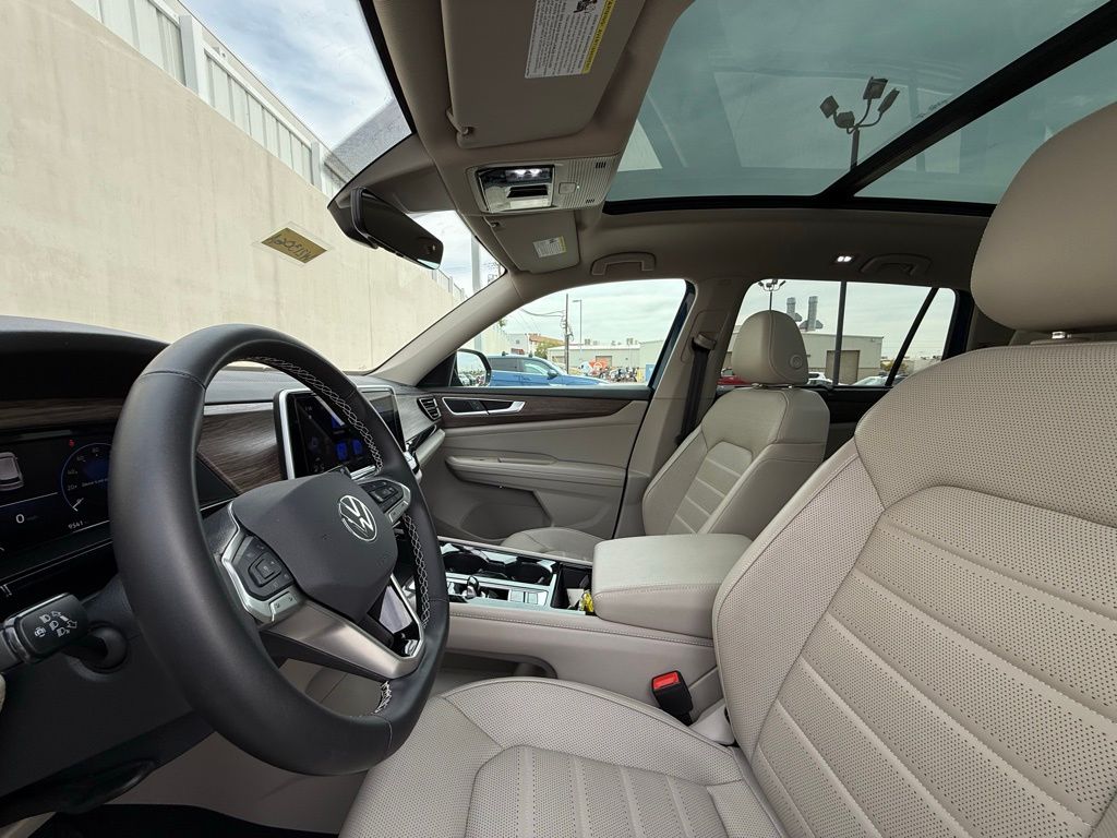 2025 Volkswagen Atlas SEL - Photo 9