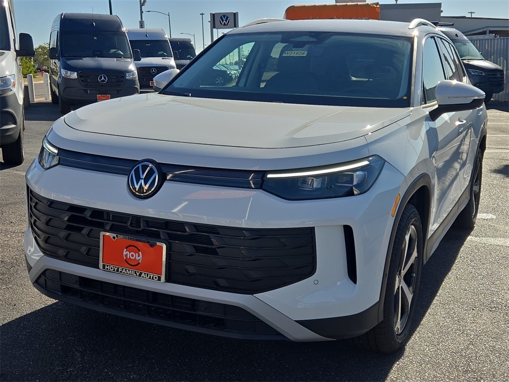 New 2025 Volkswagen Tiguan 2.0T SE SUV