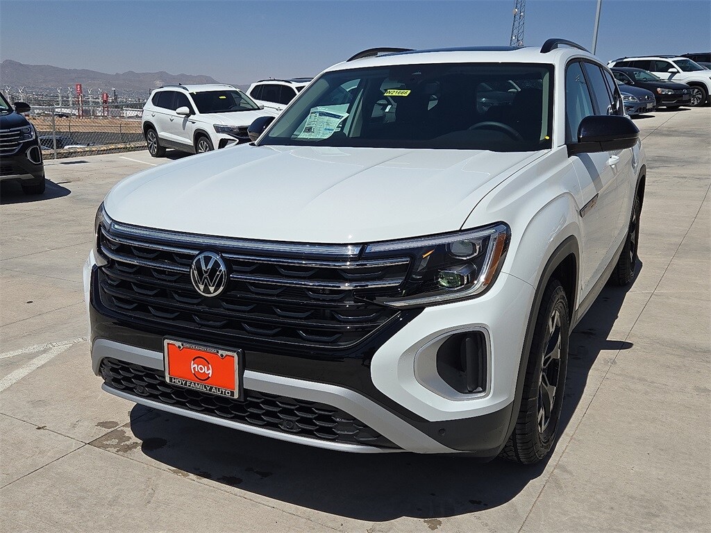 2025 Volkswagen Atlas Peak Edition SE photo 4