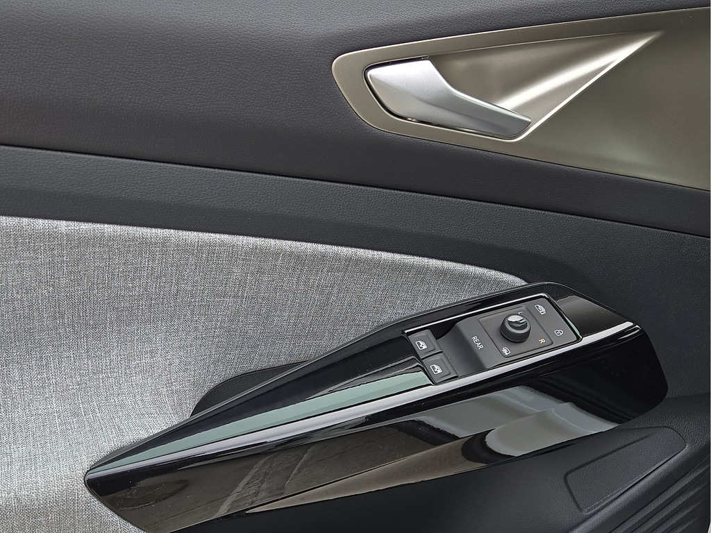 2025 Volkswagen ID.4 PRO - Photo 17