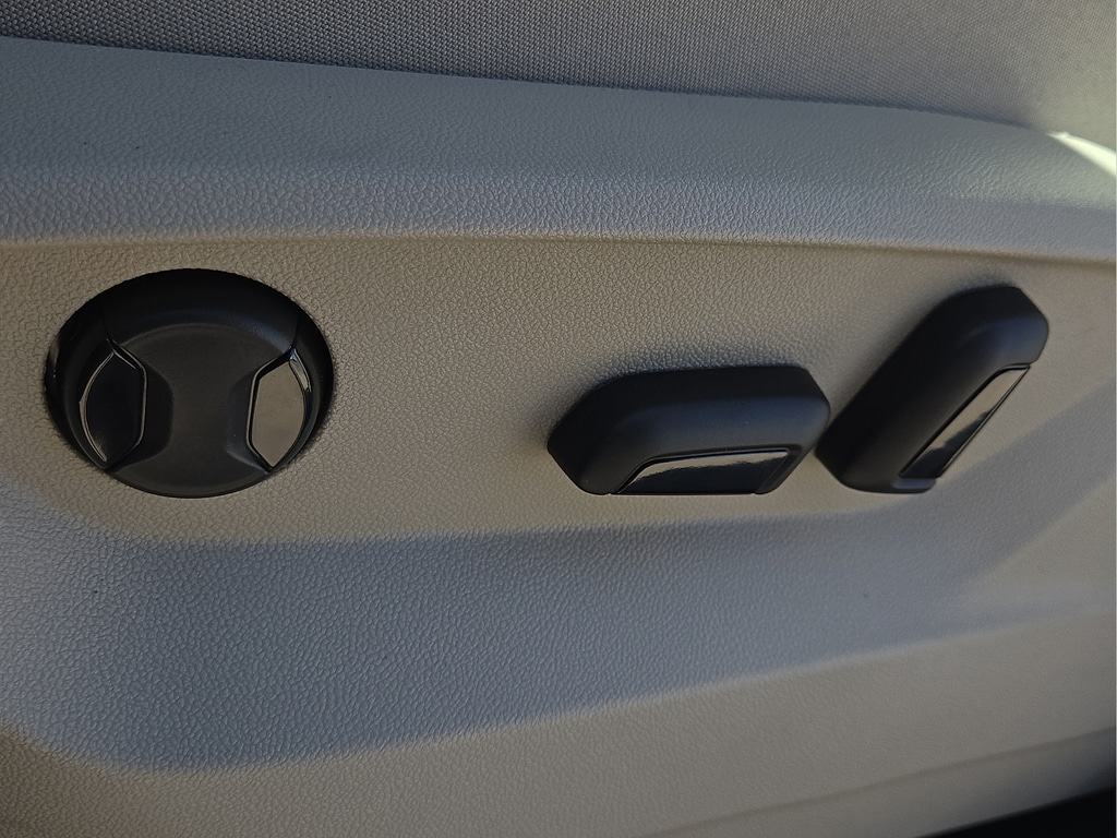 2026 Volkswagen Atlas SE w/Tech - Photo 18