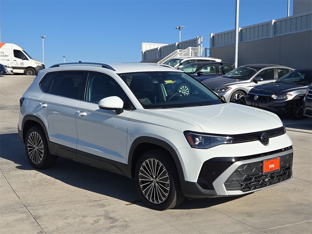 New 2025 Volkswagen Taos 1.5T SE SUV