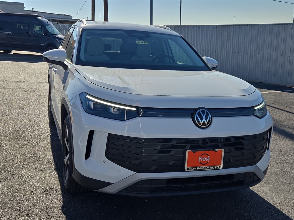 New 2025 Volkswagen Tiguan 2.0T SE SUV
