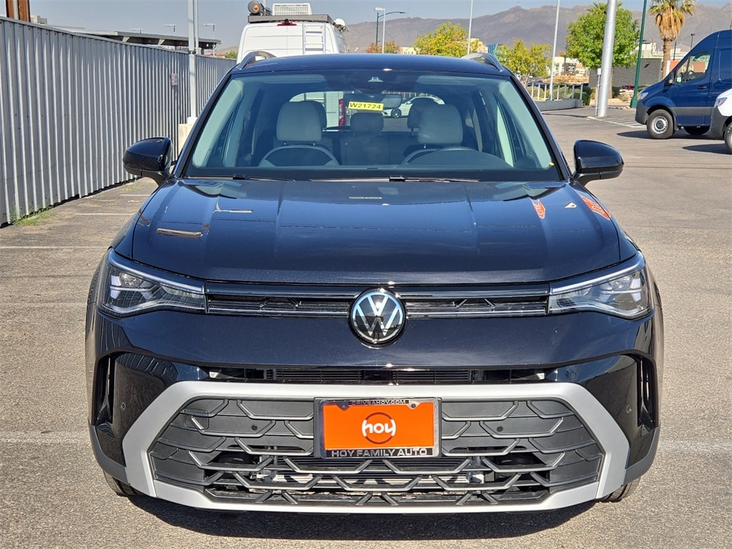 New 2025 Volkswagen Taos 1.5T SE SUV