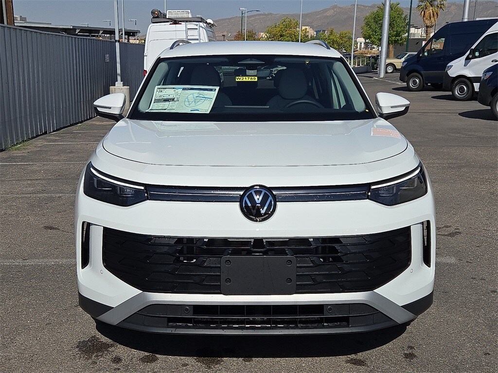 2025 Volkswagen Tiguan SE photo 3