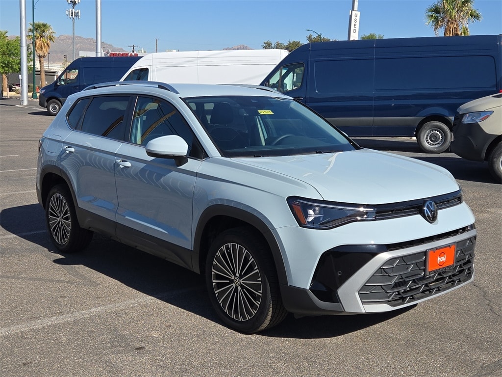 New 2025 Volkswagen Taos 1.5T SE SUV