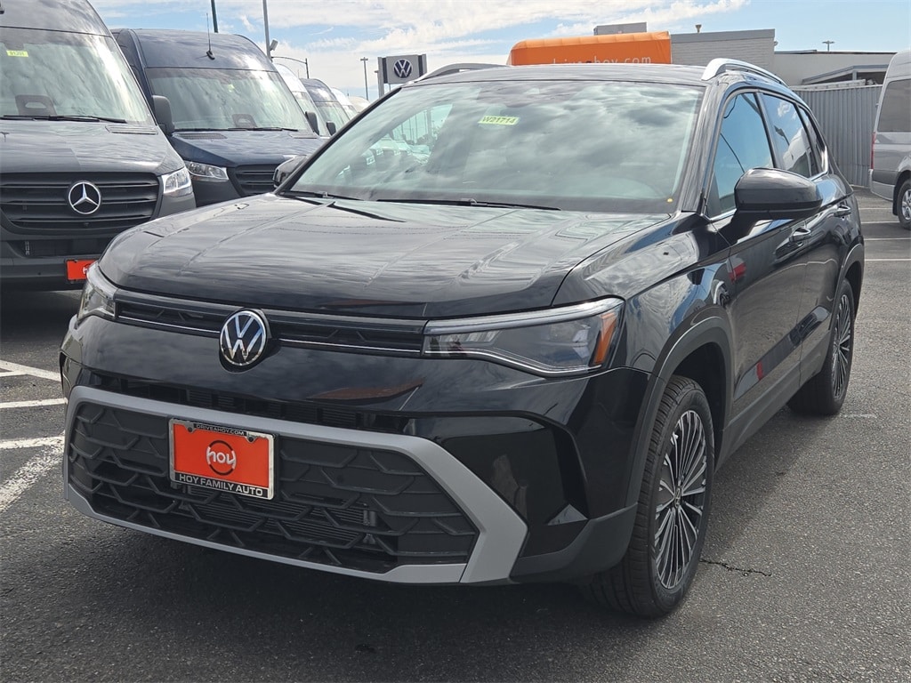 New 2025 Volkswagen Taos 1.5T SE SUV