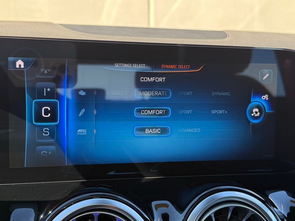 2025 Mercedes-Benz GLA GLA35 AMG - Photo 16