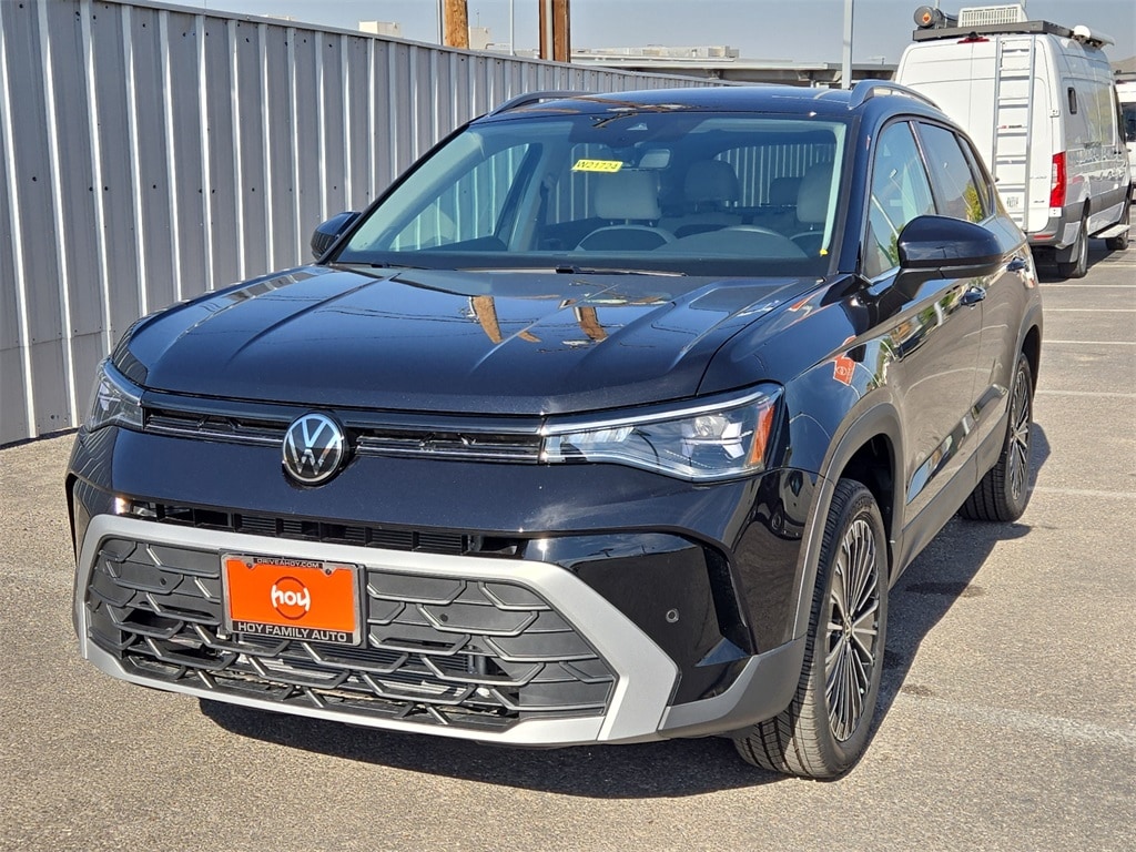 New 2025 Volkswagen Taos 1.5T SE SUV