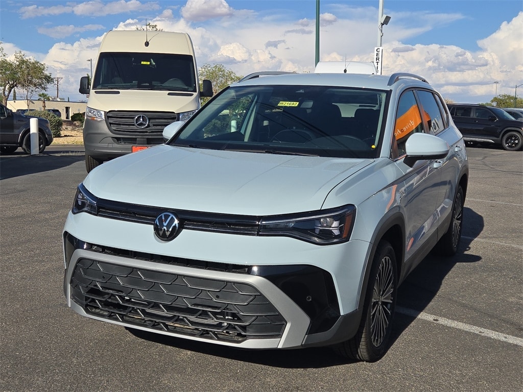 New 2025 Volkswagen Taos 1.5T SE SUV