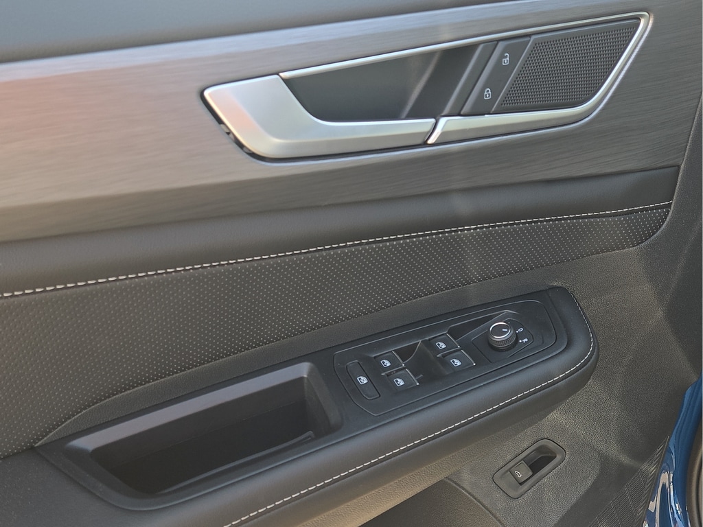 2026 Volkswagen Atlas Cross Sport SE w/Tech - Photo 17