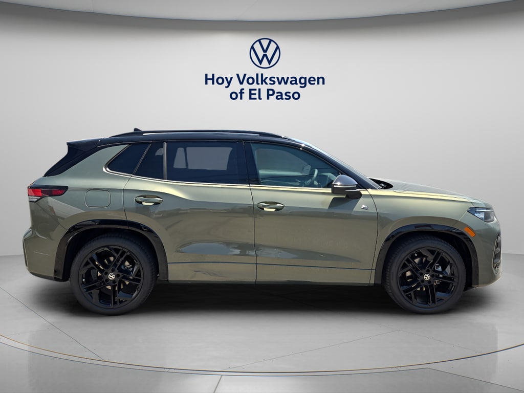 New 2026 Volkswagen Tiguan SE R-Line Black SUV