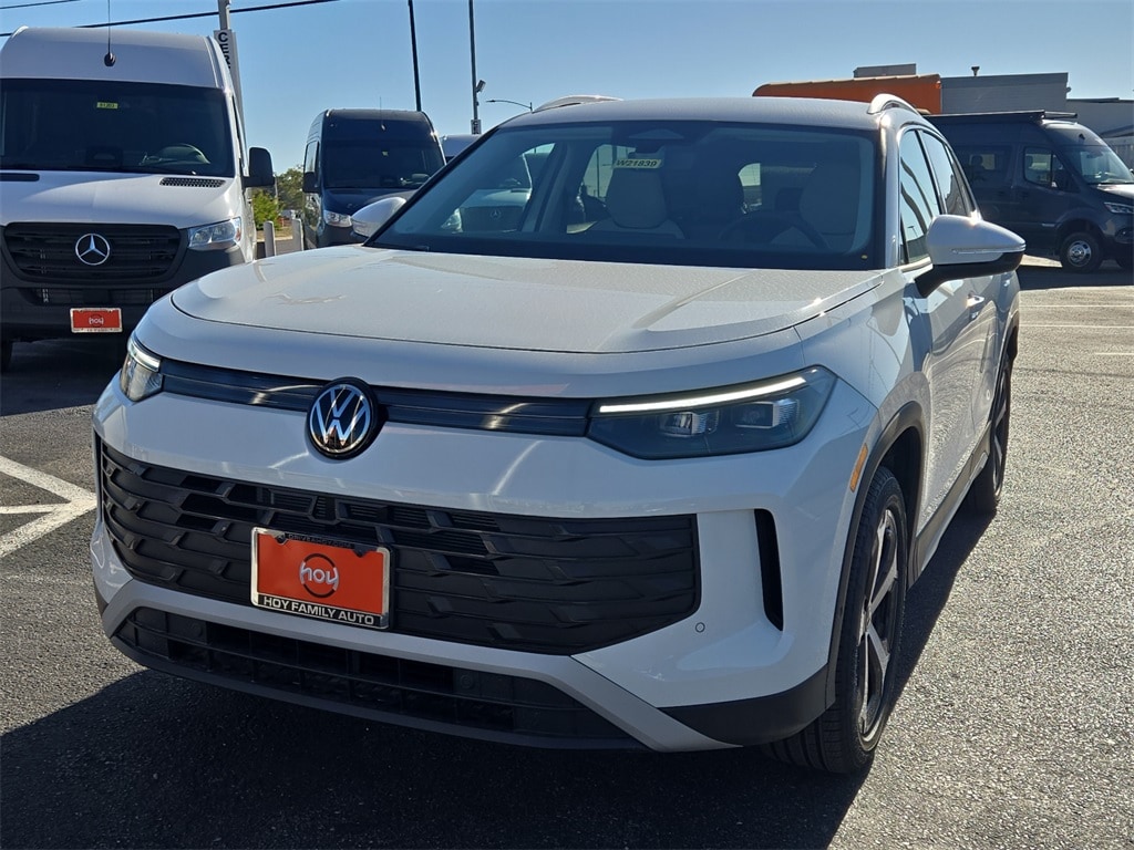 New 2025 Volkswagen Tiguan 2.0T SE SUV