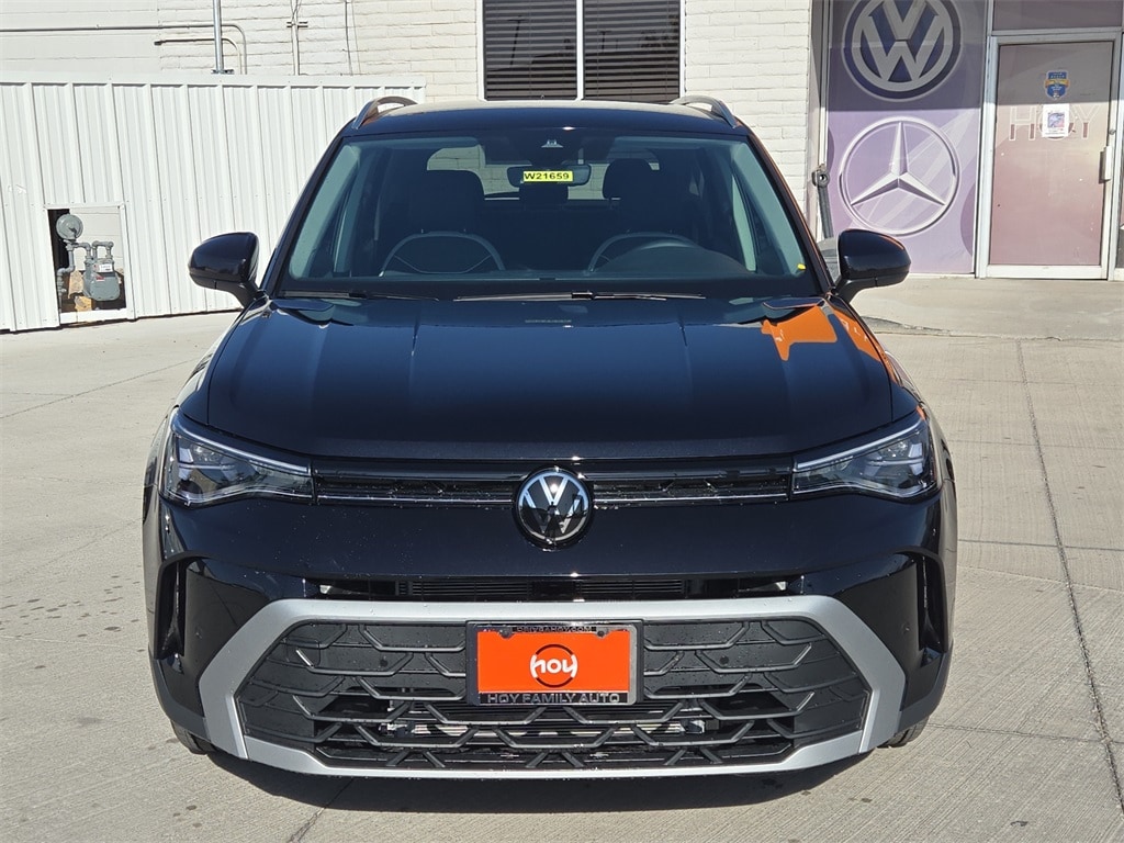 New 2025 Volkswagen Taos 1.5T SE SUV