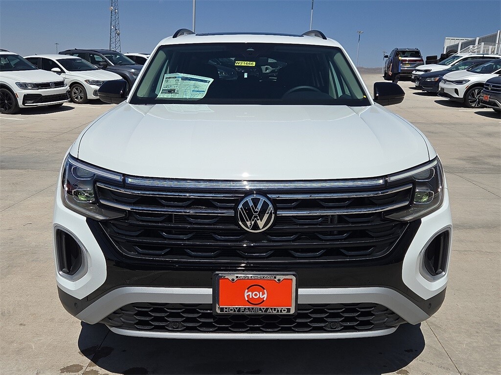 2025 Volkswagen Atlas Peak Edition SE photo 3