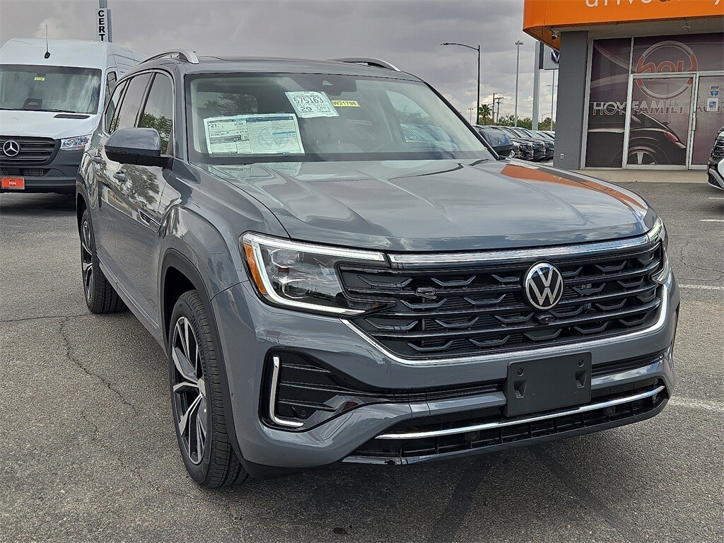 2025 Volkswagen Atlas SEL Premium R-Line photo 2
