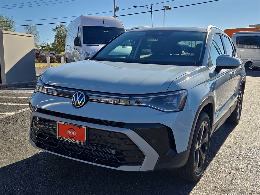 New 2025 Volkswagen Taos 1.5T SEL SUV
