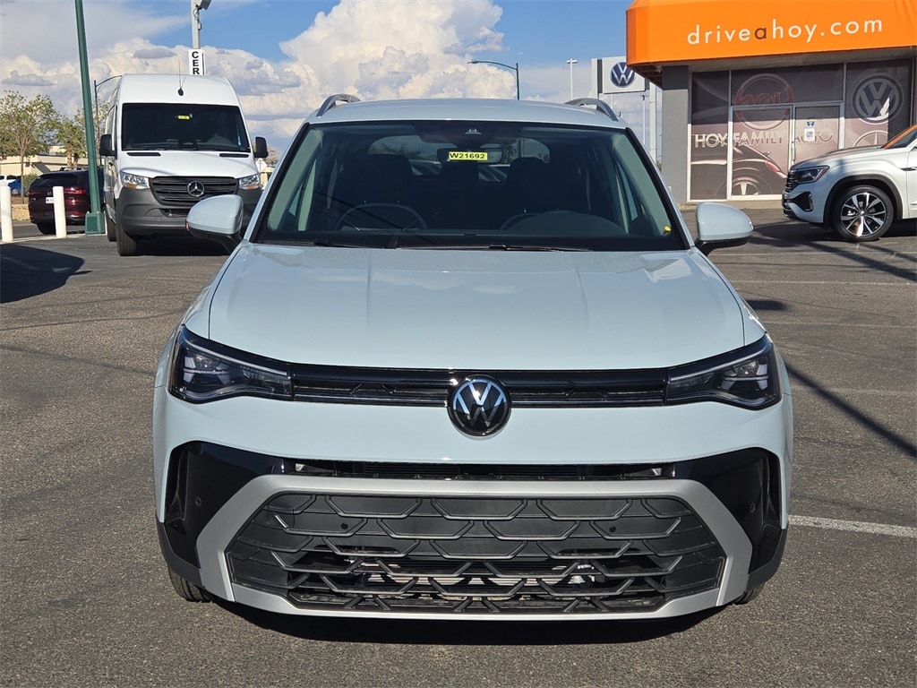 New 2025 Volkswagen Taos 1.5T SE SUV