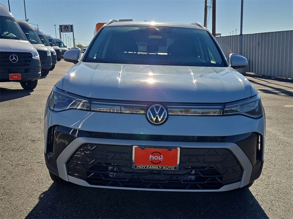 New 2025 Volkswagen Taos 1.5T SEL SUV