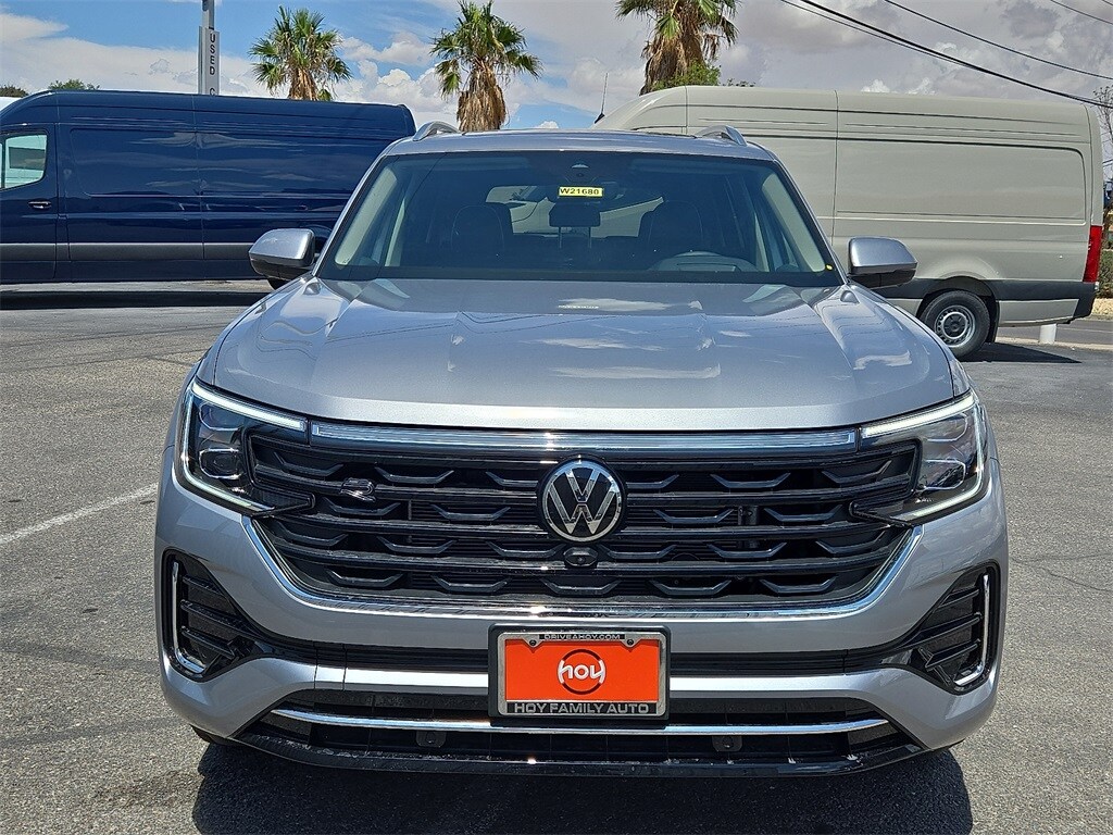 2025 Volkswagen Atlas SEL Premium R-Line photo 3