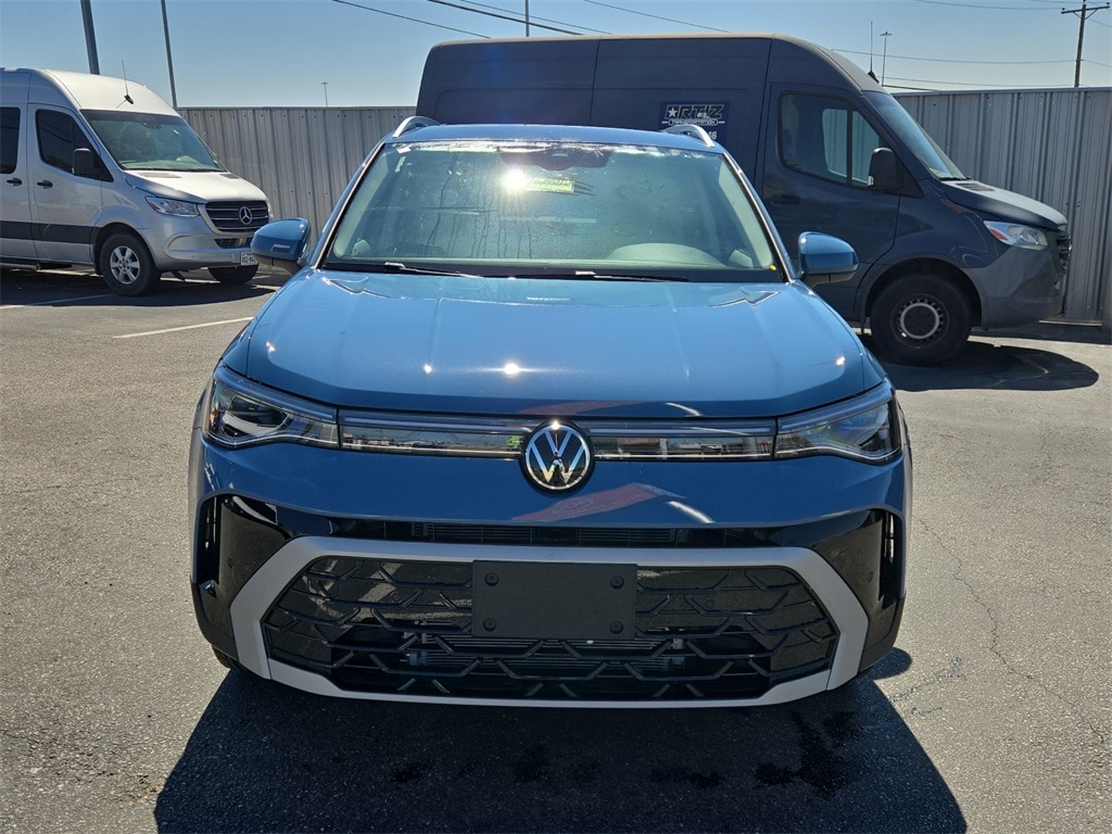 New 2025 Volkswagen Taos 1.5T SEL SUV