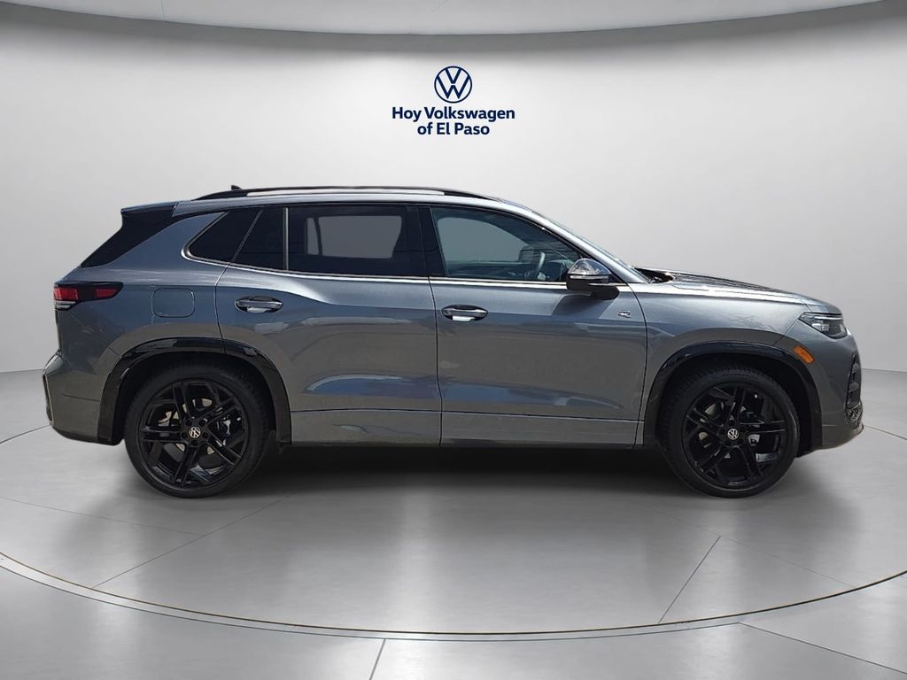 New 2026 Volkswagen Tiguan SE R-Line Black SUV
