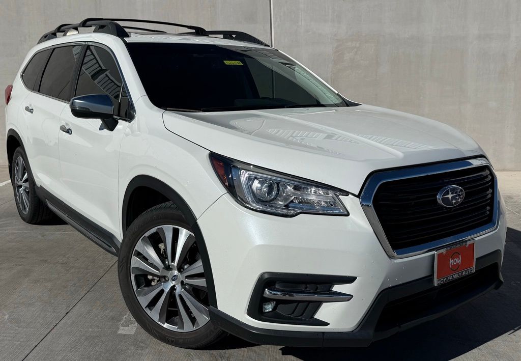 2022 Subaru Ascent Touring's photo